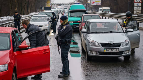 Over 2,000 Ukrainian officials have attempted to flee this year &ndash; border service