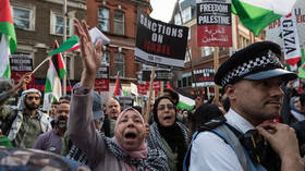 UK may arrest people for waving Palestinian flags