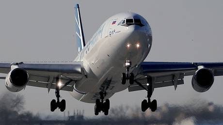 Russian wide-body jet makes first test flight (VIDEO)
