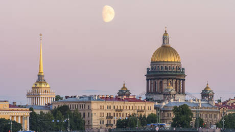 Sanctioned Russian stock exchange to resume trading