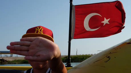 Turks abandoning ‘pro-Israel’ Visa and Mastercard – media