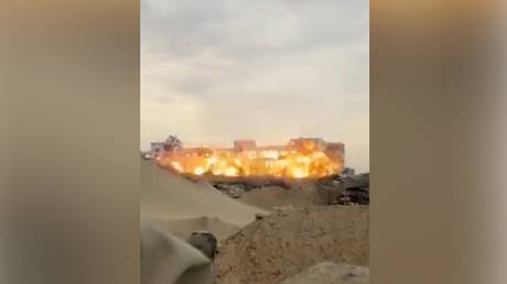 Israel demolishes Gaza parliament (VIDEO)