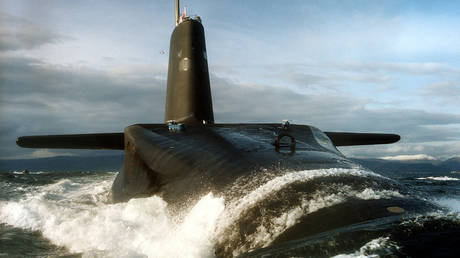 Британская атомная подводная лодка едва избежала катастрофы – Солнце – RT World News