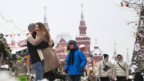 Über 80 % der Russen sind „glücklich“ – Umfrage – RT Russland und die ehemalige Sowjetunion