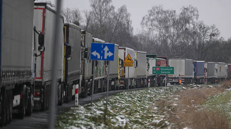 Украина подсчитывает потери от блокады польской границы — RT Business News