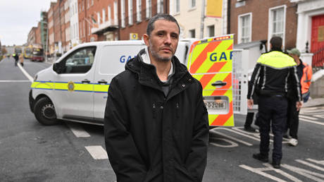 Große Summe für Lieferfahrer gesammelt, der bei Messerangriff in Dublin eingegriffen hat – RT World News