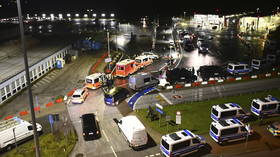 Police respond to hostage crisis at German airport