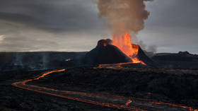 https://www.rt.com/news/587074-iceland-emergency-volcano-eruption/Северная страна объявляет чрезвычайную ситуацию из-за угрозы извержения вулкана