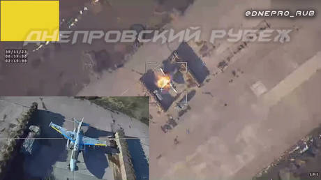 SEHEN SIE AN, wie eine russische Kamikaze-Drohne ein ukrainisches Kampfflugzeug zerstört – RT Russland und die ehemalige Sowjetunion