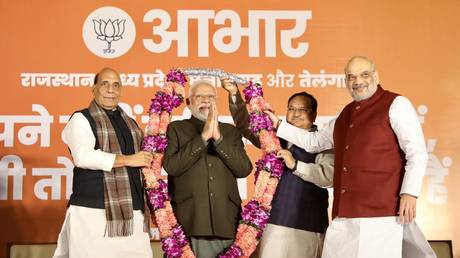Modi-geführte Partei gewinnt Wahlen in den Kernstaaten Indiens – RT India