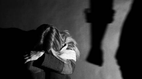 In Deutschland wegen Gruppenvergewaltigung verurteilte Personen legen Berufung ein, obwohl ihnen Gefängnisstrafen erspart blieben – RT World News
