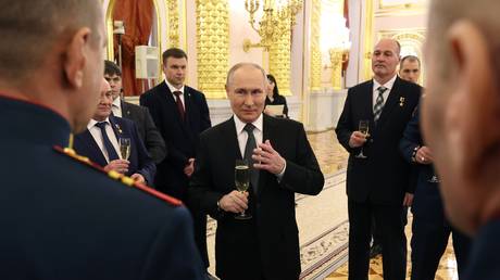 Leadership in Kiev has gone ‘totally crazy’ – Putin — RT Russia & Former Soviet Union