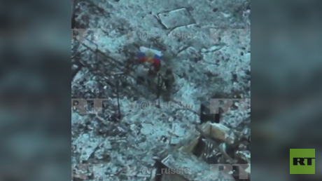 Russische Flagge entfaltete sich über der größten ukrainischen Festung (VIDEO) – RT Russland und die ehemalige Sowjetunion