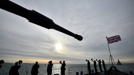 UK to provide Ukraine with navy ships — RT World News