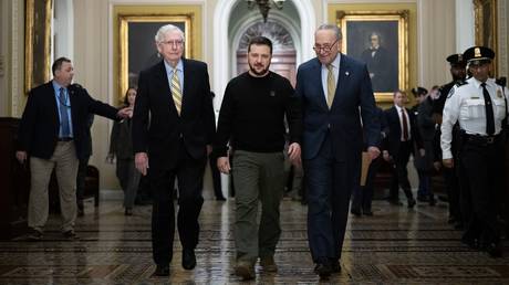 US-Senat stellt Verhandlungen über Ukraine-Hilfe ein – RT World News