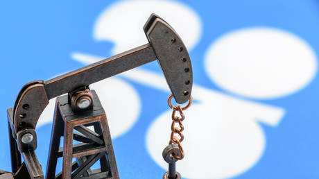 Ölproduzenten bleiben trotz Angolas Austritt bei der OPEC – RT Business News
