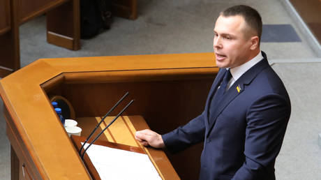 Ukrainian MP explains why Kiev needs 500,000 more conscripts — RT World News