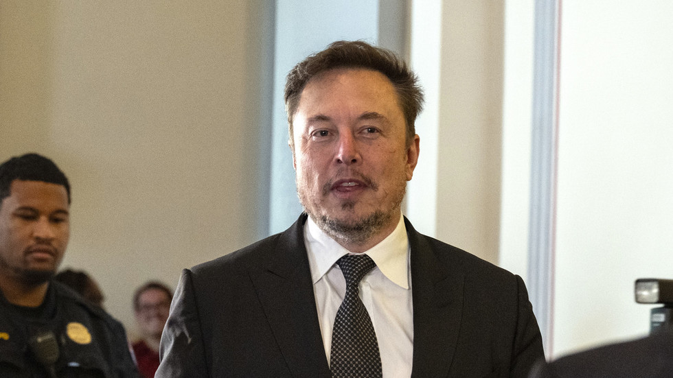 Musk Reacts To Death Of US Journalist In Ukrainian Prison — RT World News