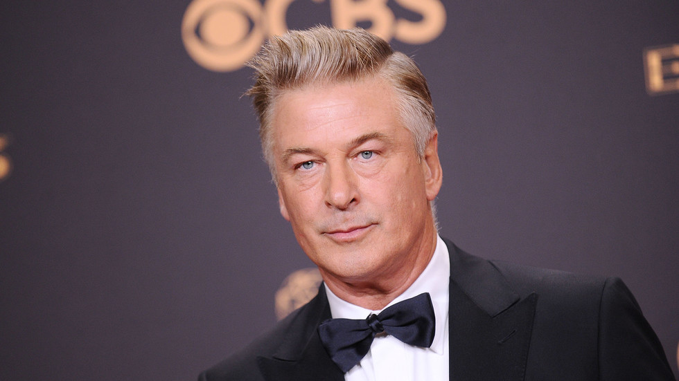 Alec Baldwin poses in the press room at the 69th annual Primetime Emmy Awards at Microsoft Theater on September 17, 2017 in Los Angeles, California © Getty Images / Jason LaVeris/FilmMagic