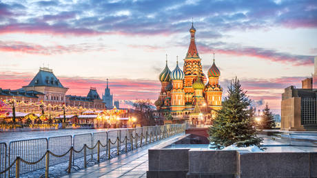 Die russische Wirtschaft befindet sich in einem „Strukturwandel“ – Putin – RT Business News