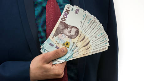 Die Ukraine erwägt, Männer mit einem Monatseinkommen von über 875 US-Dollar von der Wehrpflicht zu befreien – Forbes – RT World News