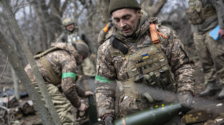 Ukraine suffering severe frontline ammo shortages – Spanish media — RT World News