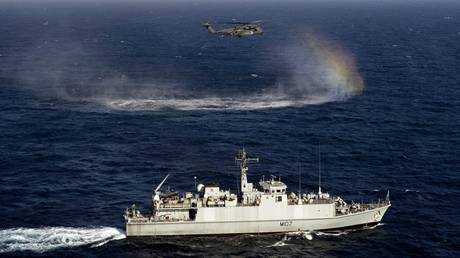 Türkiye must let ‘defensive’ warships into Black Sea – ex-NATO commander — RT World News