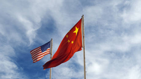 Китай вводит санкции против оборонных компаний США — RT World News