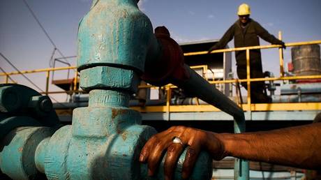 Produktion auf Libyens größtem Ölfeld eingestellt – RT Business News