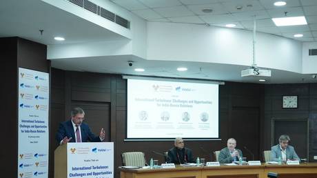 Indien und Russland führen offene Gespräche über bilaterale Beziehungen – RT India