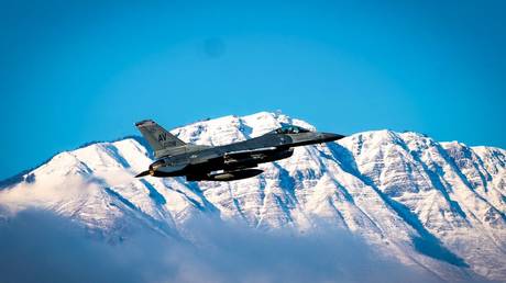 USA sagen, dass F-16-Flug Serben „warnen“ sollte – RT World News