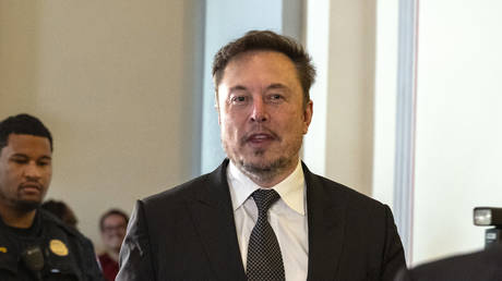 Musk reacts to death of US journalist in Ukrainian prison — RT World News