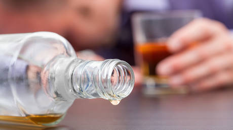 В России зафиксирован рост алкоголизма — RT Россия и бывший Советский Союз