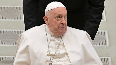 Pope tells Catholics to stop watching porn — RT World News