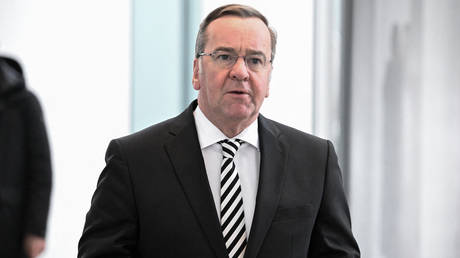 Глава Минобороны Германии против того, чтобы идти ва-банк на Украину — RT World News
