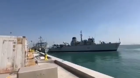Британские военные корабли столкнулись в Персидском заливе (ВИДЕО) — RT World News