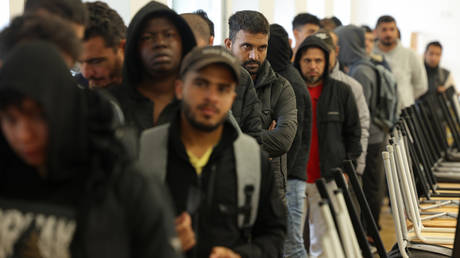 Немецкие депутаты приняли законопроект об облегчении депортаций — RT World News