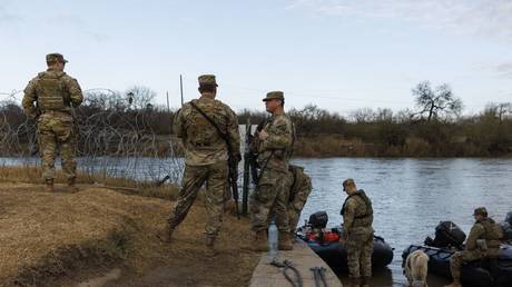 Пограничный патруль США «не планирует» удалять колючую проволоку, установленную в Техасе – Fox – RT World News