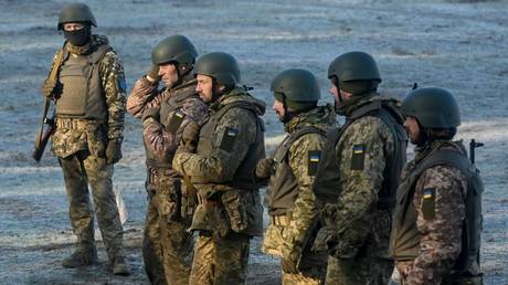 Die Ukraine unternimmt einen neuen Versuch, ihre Truppen daran zu hindern, Russisch zu sprechen – RT Russland und die ehemalige Sowjetunion