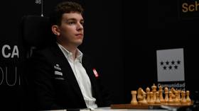 Polish chess grandmaster refuses handshake with Russian opponent (VIDEO)