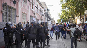 Clashes in Guatemala over delayed presidential inauguration (VIDEOS)