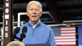 Biden promises to shut border if lawmakers pass budget deal