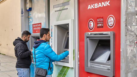 Türkische Banken schließen russische Konten – Wedomosti – RT Business News
