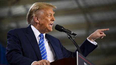 FILE PHOTO: Ex-US President Donald Trump speaks during a campaign event in Las Vegas, Nevada.