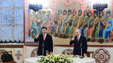 Putin speaks with China’s Xi
