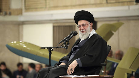 Мета внесла в черный список иранского аятоллу Хаменеи — RT World News