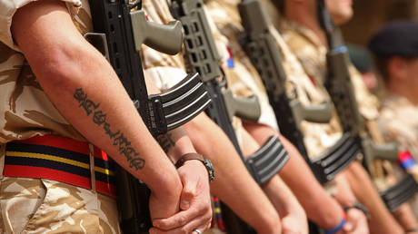 Британские военные отменяют запрет на татуировки — RT World News