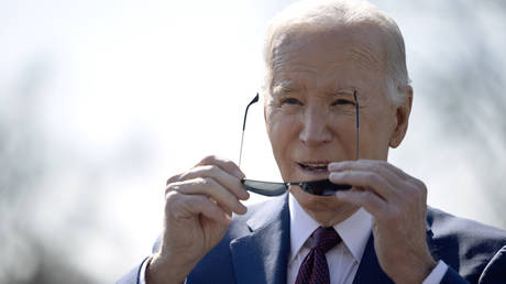 Biden told his campaign staffers to focus on ‘crazy’ Trump statements – CNN — RT World News