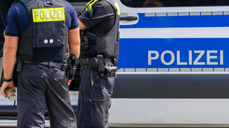 Zwei Kinder vor einer Schule in Deutschland erstochen – RT World News