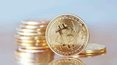 Bitcoin übersteigt 64.000 US-Dollar – RT Business News